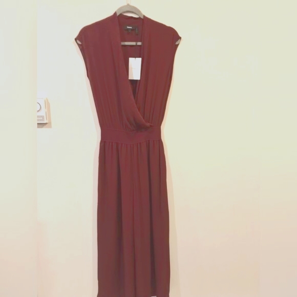 NWT Theory Silk Jumpsuit in Burgundy - Picture 5 of 5